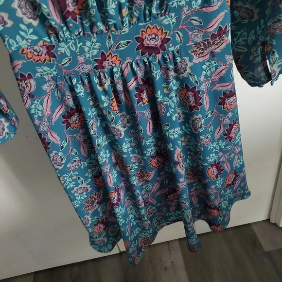 Torrid Georgette Blue Floral Tunic Top Blouse Whimsical Tropical Feminine M/L - Picture 10 of 10